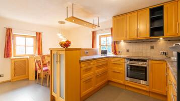 House | Private kitchen | Highchair