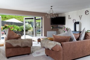 Apartment | Living area | Fireplace - The Garden Apartment a Luxurious Rural Retreat (Wellington)