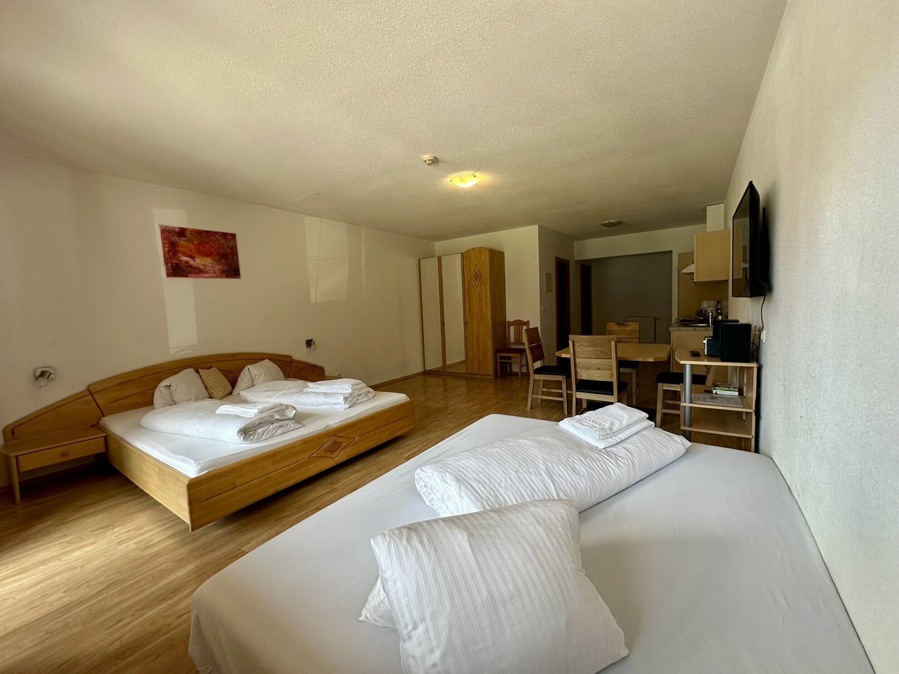 Apartment | 1 bedroom, individually furnished, bed sheets