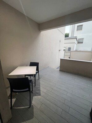 Standard Room, 1 Double Bed | Terrace/patio - La Maison De Monet (Brindisi)