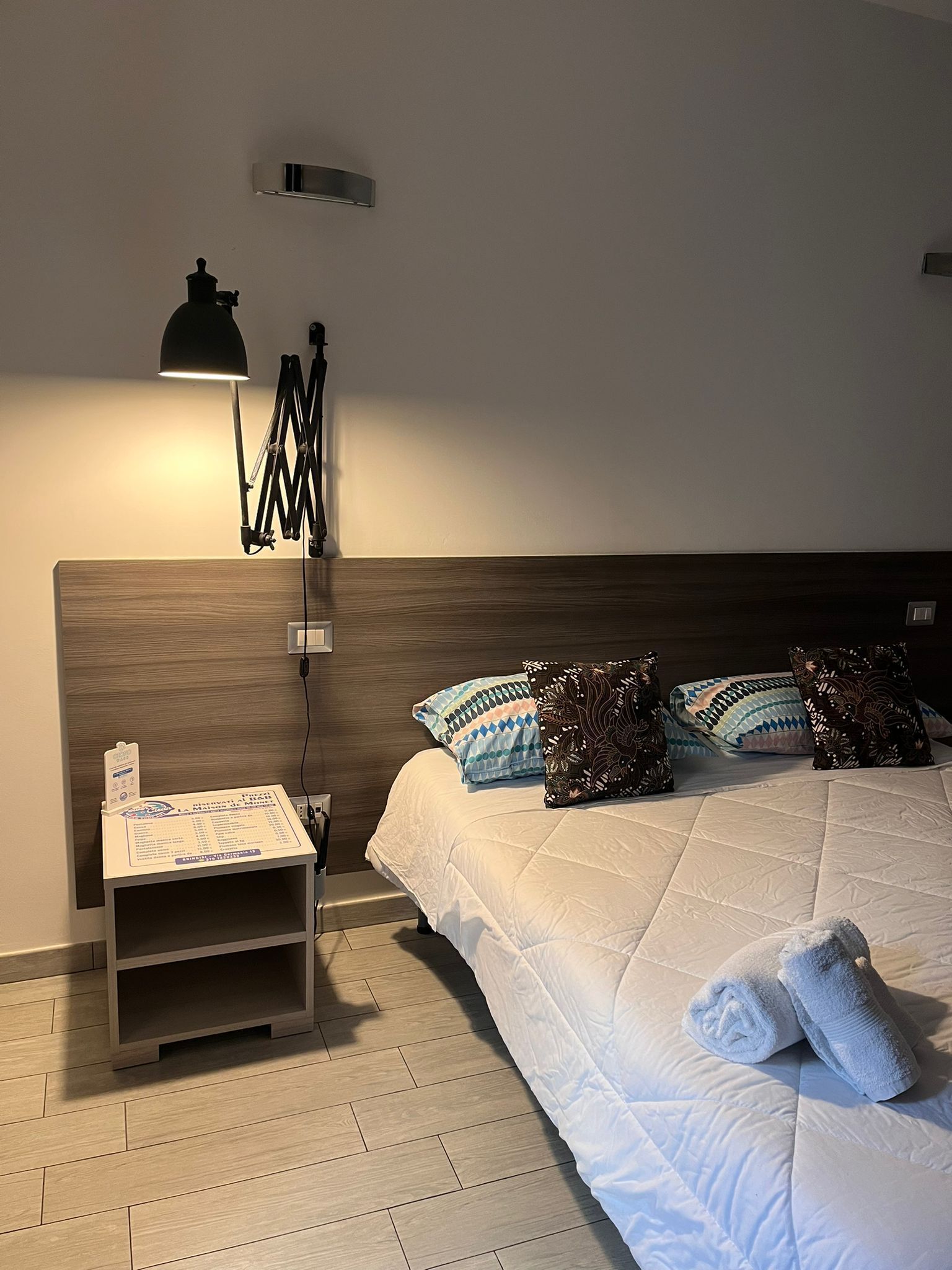 Chambre Standard, 1 lit double | Coffres-forts dans les chambres, bureau, chambres insonorisées