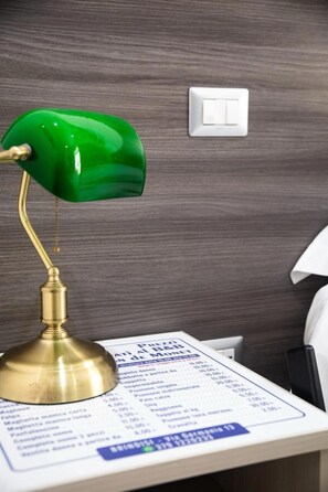 Standard Room, 1 Double Bed | In-room safe, desk, soundproofing, cots/infant beds - La Maison De Monet (Brindisi)