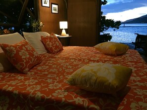 3 bedrooms, bed sheets