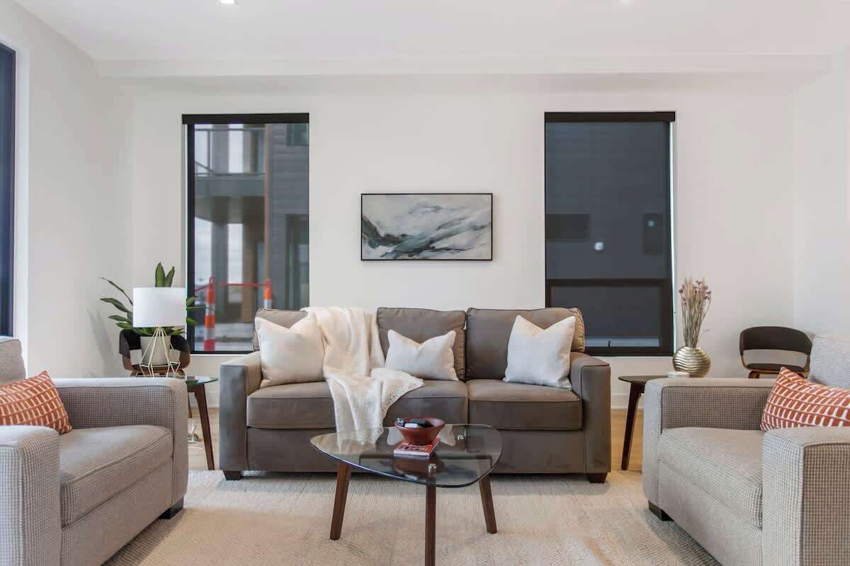 Televisión, chimenea, oficina