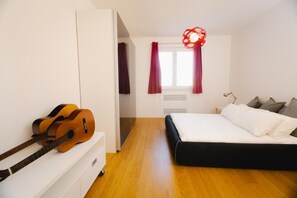 1 chambre, fer et planche à repasser, Wi-Fi, draps fournis