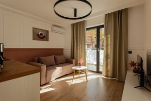 Business Apartment | Ruang tamu | TV Plasma, Netflix, perkhidmatan penstriman