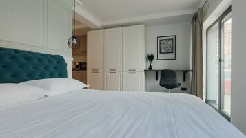 Business Apartment | 1 bedroom, hypo-allergenic bedding, blackout drapes, iron/ironing board