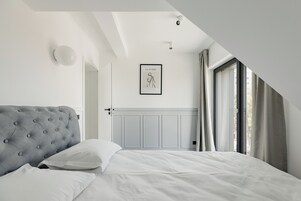 Business Apartment | 1 bedroom, hypo-allergenic bedding, blackout drapes, iron/ironing board