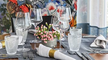 Lunch and dinner served