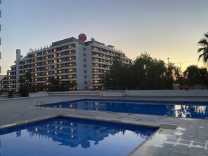 Outdoor pool - 1 BED APARTMENT IN THE HEART OF LAS AMERICAS, POOL & WI-FI (Playa Delas Americas)