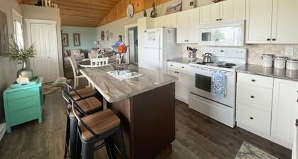 3 Bedroom Darnley Beach House, Close To Sandy North Shore Beaches