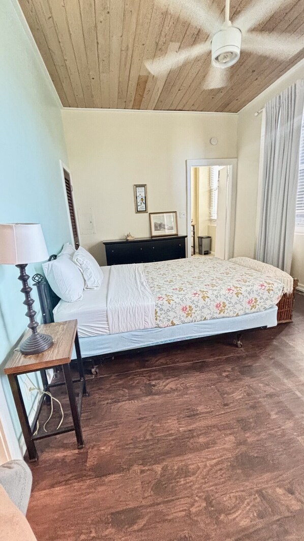 2 slaapkamers, een bureau, gratis wifi, beddengoed