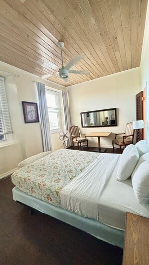 2 chambres, bureau, Wi-Fi gratuit, draps fournis