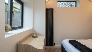 1 bedroom, Egyptian cotton sheets, WiFi, bed sheets