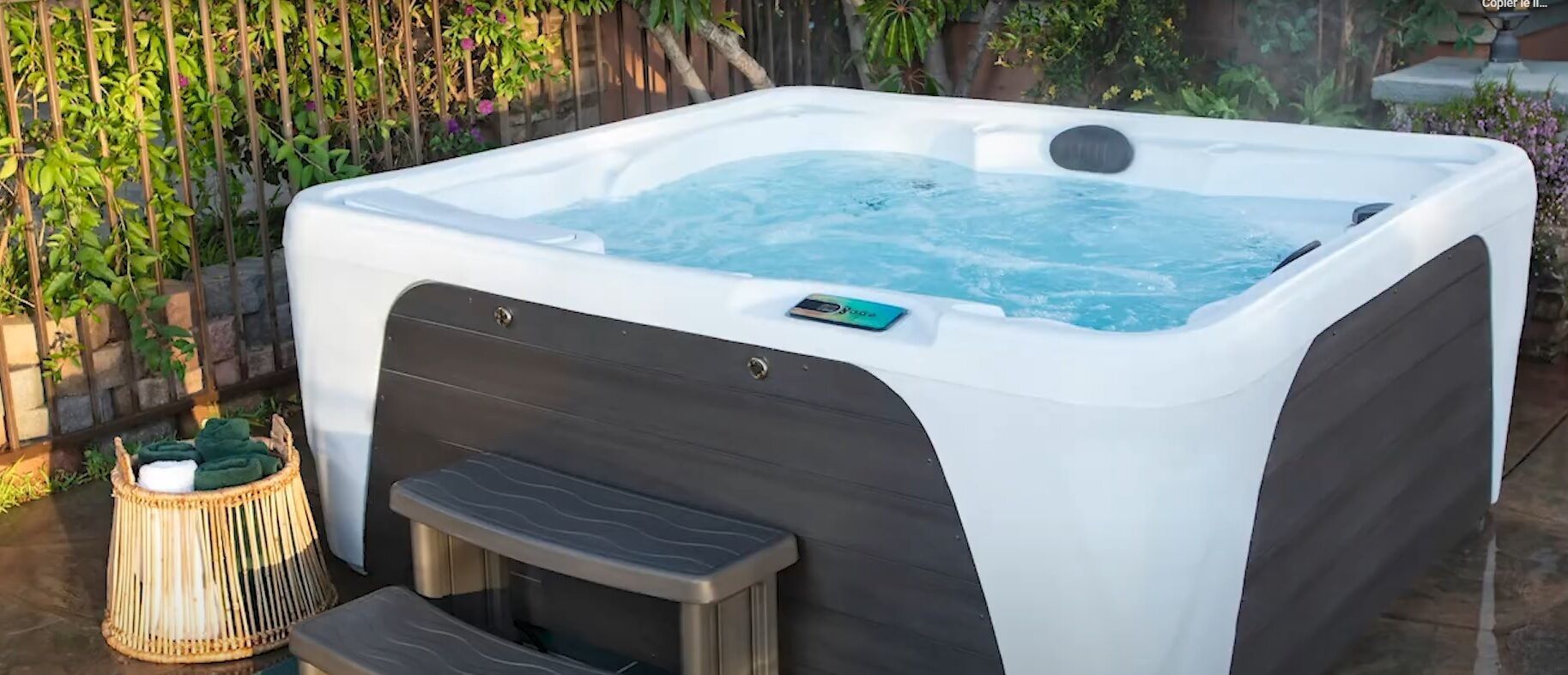 Bain à remous extérieur