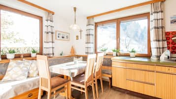 House | Dining