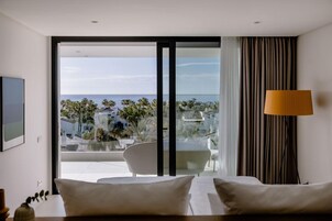 特级套房, 露台, 海景 | 客房内保险箱、遮光窗帘、隔音、免费 WiFi