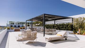 Ático, piscina privada, vistas al mar (Rooftop) | 1 dormitorio, caja fuerte, cortinas opacas y sistema de insonorización