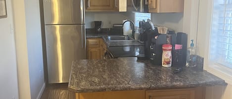 Microwave, oven, stovetop, coffee/tea maker