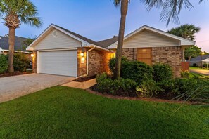 House, 4 Bedrooms | Exterior