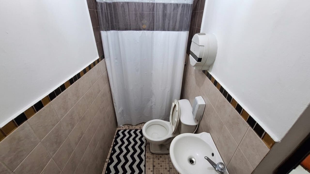 Shower, towels