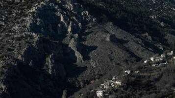 Studio, Smoking | 1 bedroom, Internet