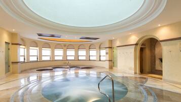 Couples treatment rooms, sauna, hot tub, steam room, body treatments