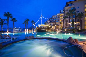 3 outdoor pools - Villa del Arco Beach Resort & Spa Cabo San Lucas - All Inclusive (Cabo San Lucas)