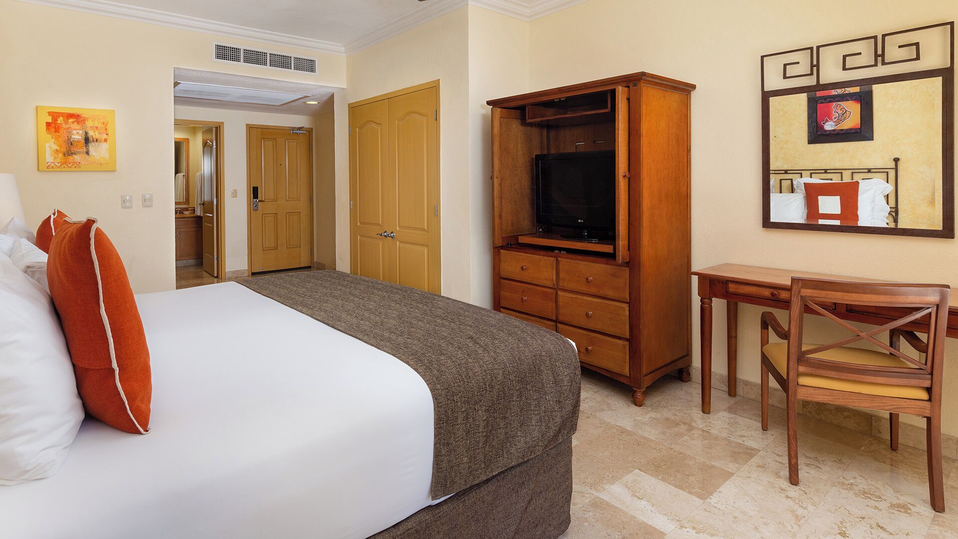 Premium bedding, down duvets, free minibar items, in-room safe