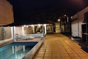 屋外プール