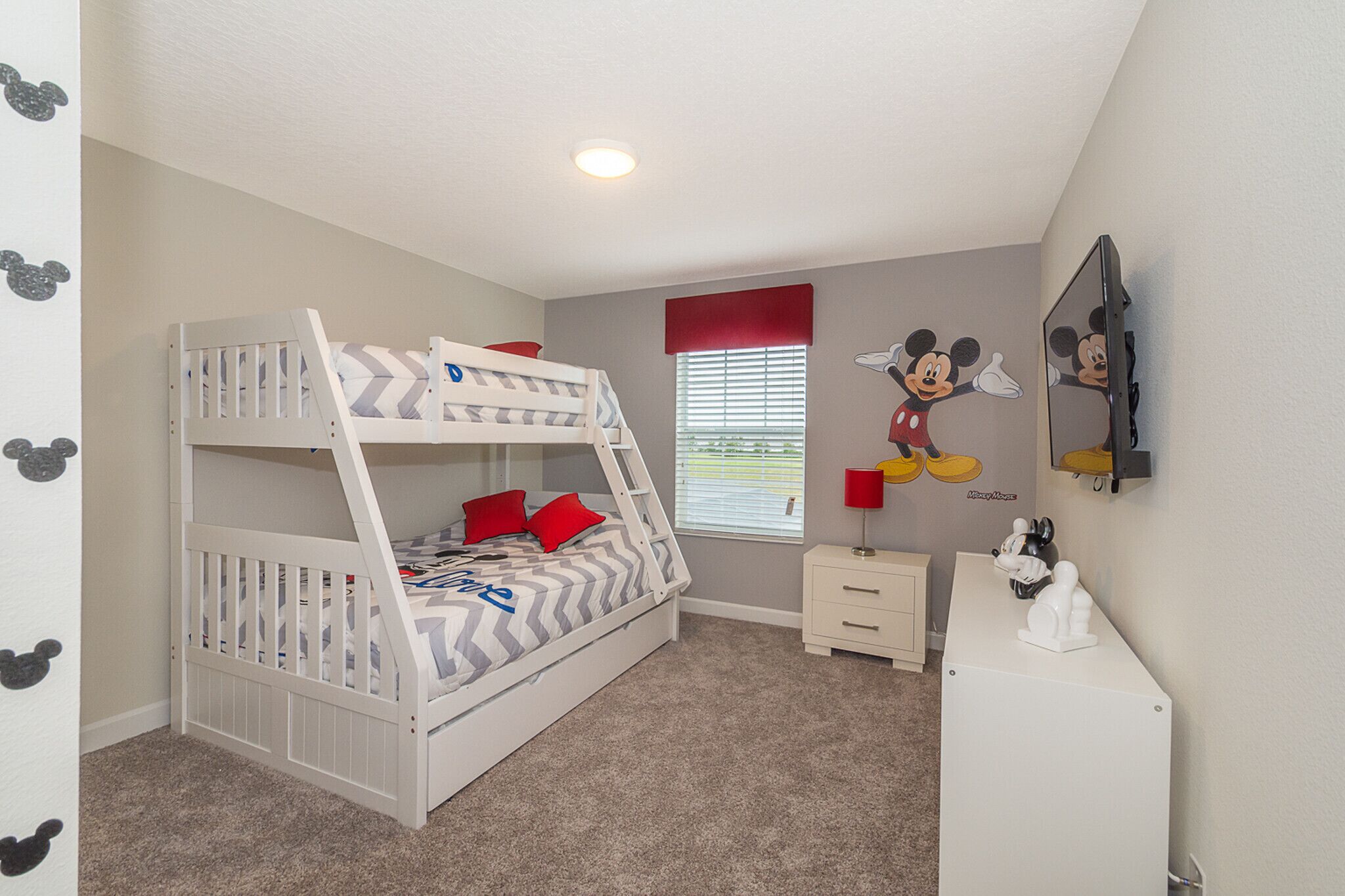 4 bedrooms, in-room safe, iron/ironing board, WiFi (free)