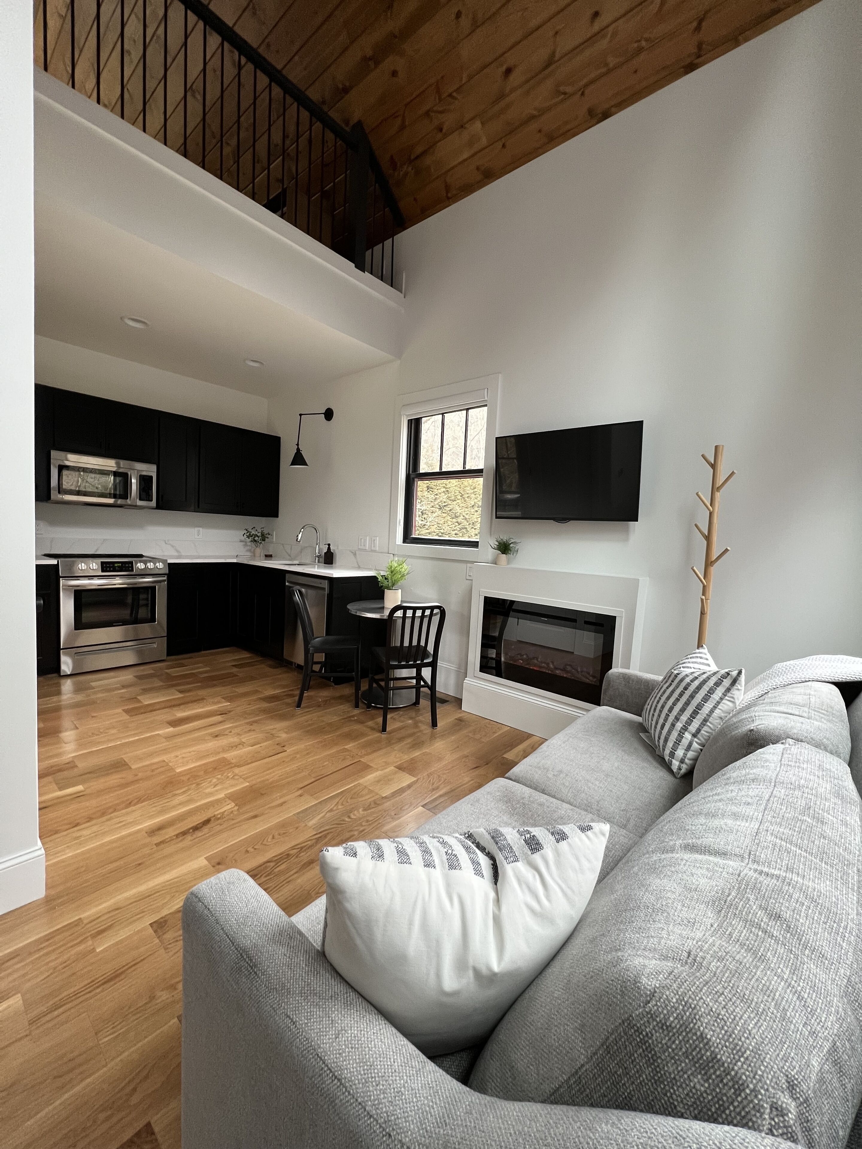 智能电视、壁炉