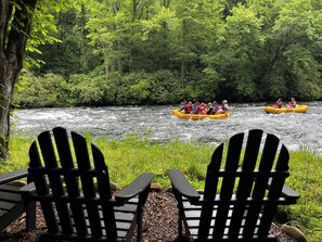 Property grounds - RIVERFRONT PRIVATE oasis with views of Nantahala River-dog friendly & near NOC (Topton)