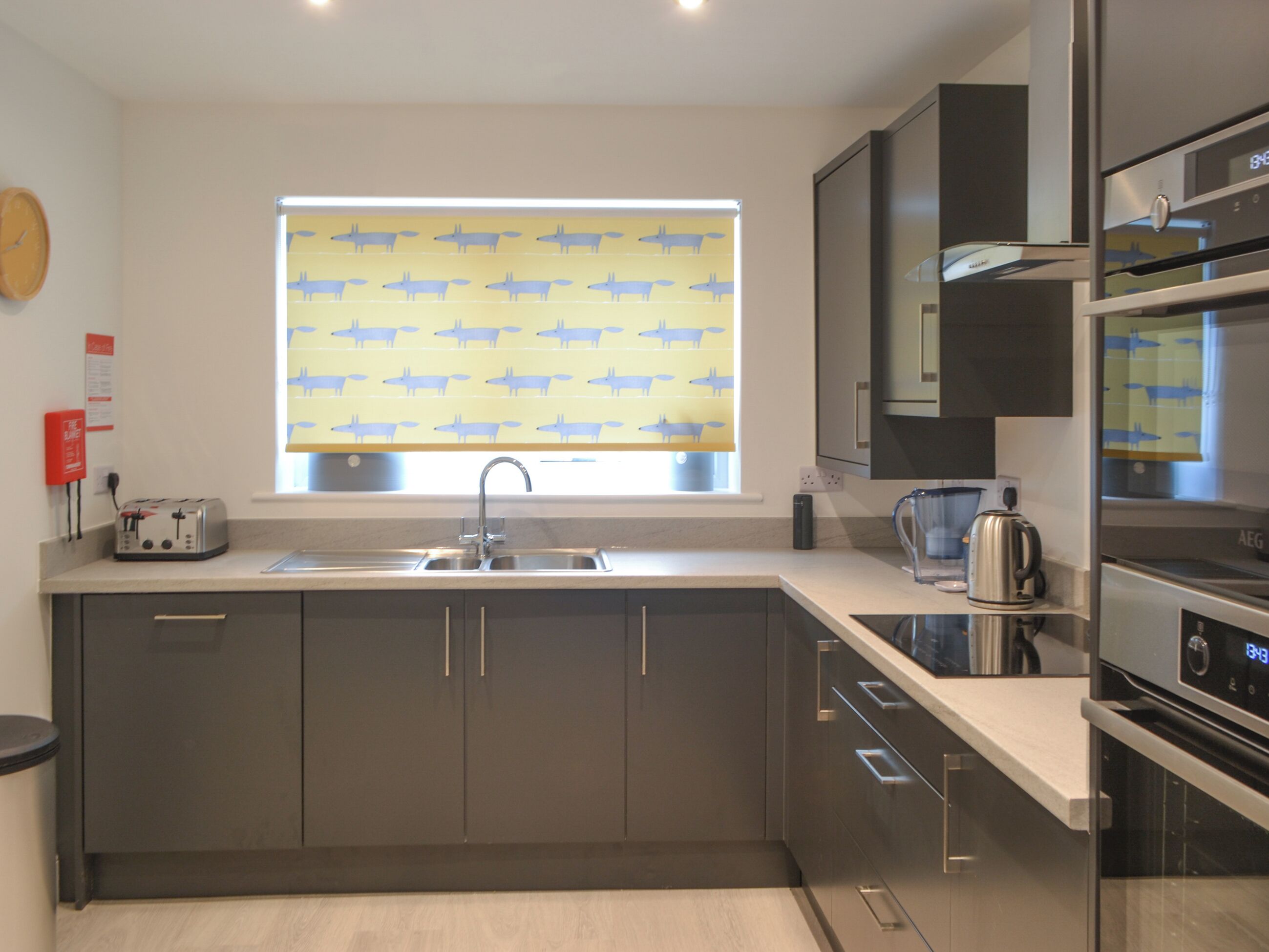 Dishwasher, high chair