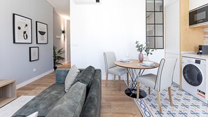 Interior - Urban House - F - by LovelyStay (Porto)