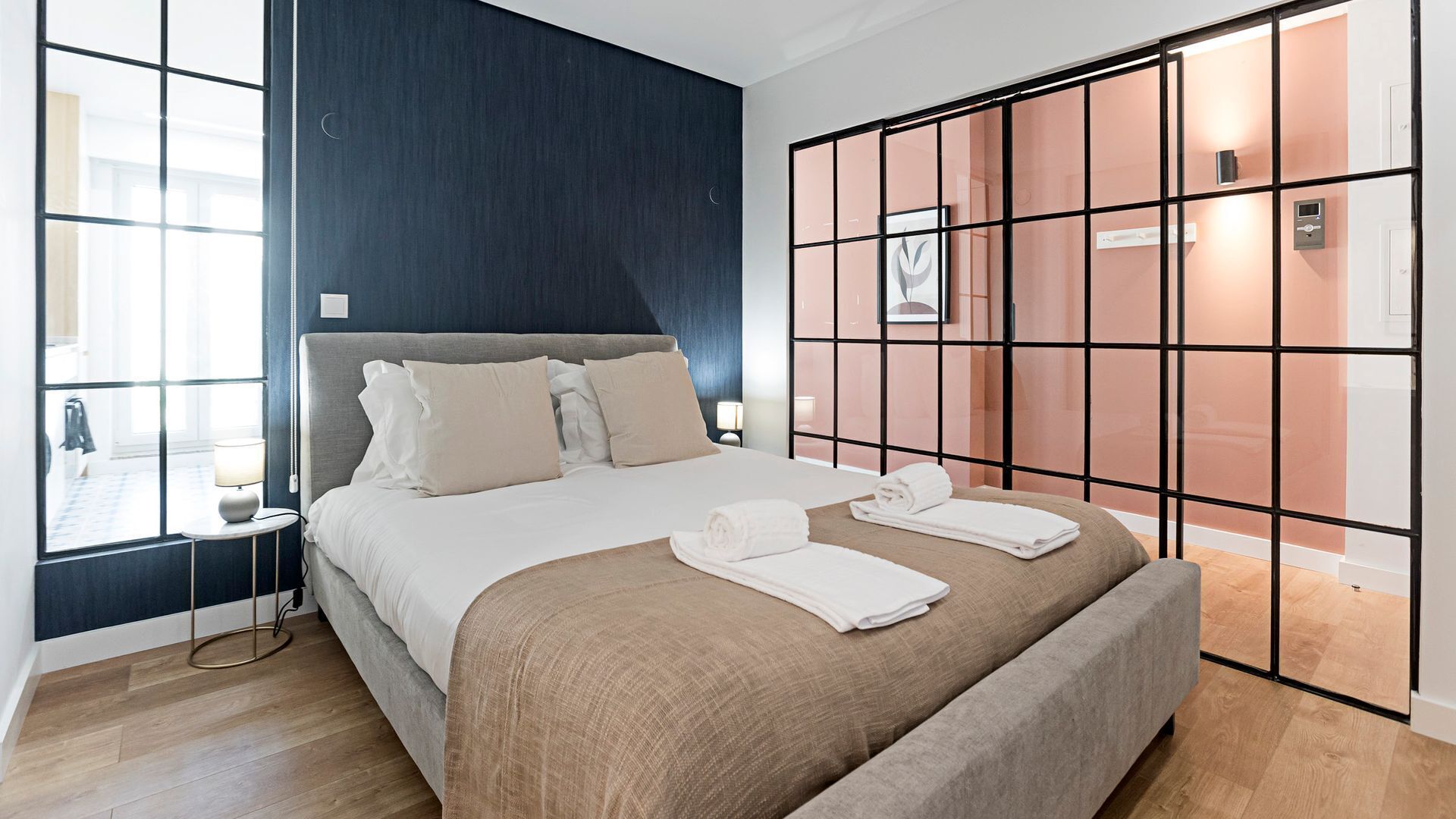 Iron/ironing board, free WiFi, bed sheets