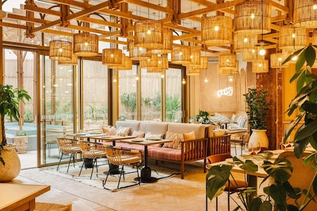 Restaurant. Bloom House Hotel & SPA