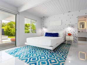 Room - The Pink Door of Little Beverly Hills (Palm Springs)