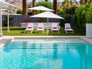Pool - The Pink Door of Little Beverly Hills (Palm Springs)