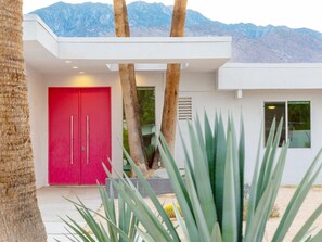 Exterior detail - The Pink Door of Little Beverly Hills (Palm Springs)