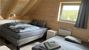 3 Schlafzimmer, Schreibtisch, Reisekinderbett, kostenloses WLAN