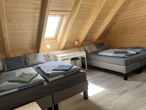 3 Schlafzimmer, Schreibtisch, Reisekinderbett, kostenloses WLAN