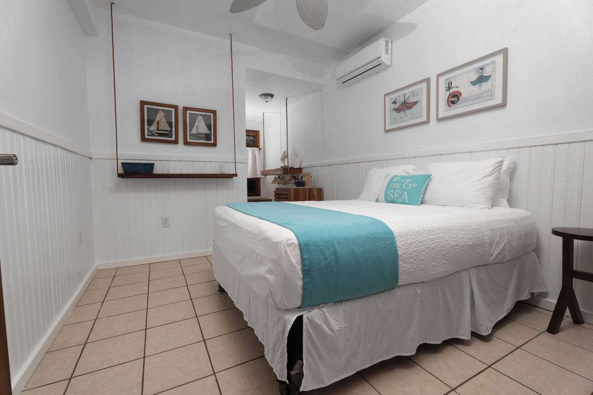 Individually decorated, individually furnished, free WiFi