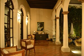Hallway - Casa Angeles (Mascota)