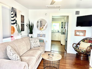 Smart TV, offices - Sunrise, Sunsets and Redfish at the Bungalows on South Ocean (Port Lavaca)