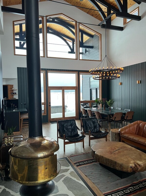 المنشأة من الداخل