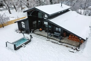 المنشأة من الخارج