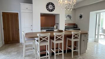 Villa | Dining