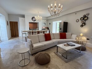 Villa | Interior - Stunning and Luxurious Manor House Holiday Home (Dorchester)