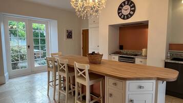 Villa | Dining